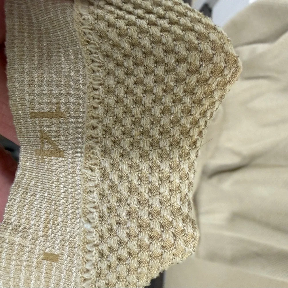 lululemon athletica Swiftly Size 14- Short Sleeve Knit Tee — Taupe Beige